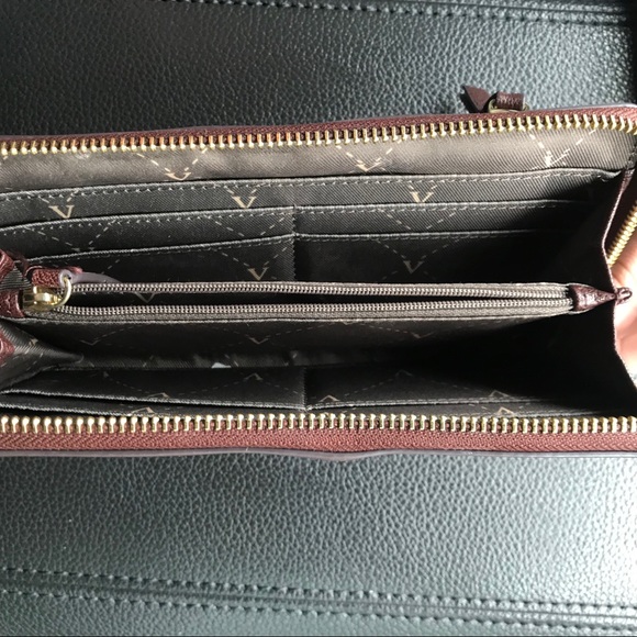 Vince Camuto Zip Wallet - Picture 2 of 2
